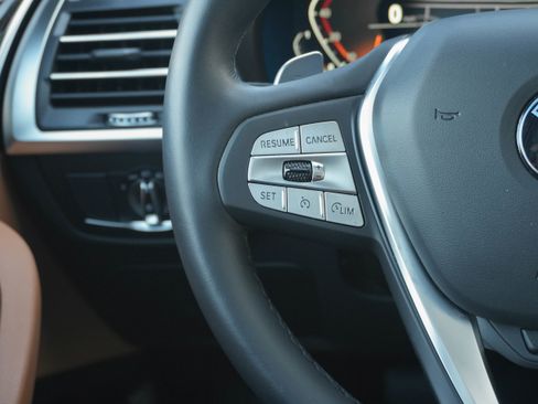 Certified 2025 BMW X4 xDrive30i image 18