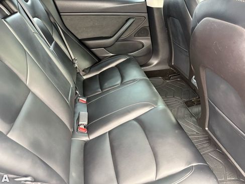 Used 2019 Tesla Model 3 Standard Range image 25