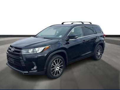 Used 2017 Toyota Highlander SE