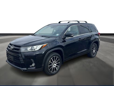 Used 2017 Toyota Highlander SE image 1