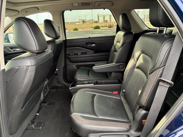 Certified 2023 Nissan Pathfinder SL w/ SL Premium Package FWD image 13