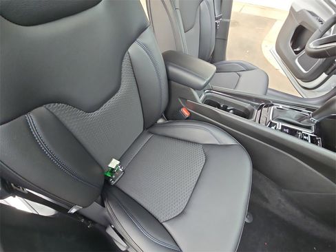 New 2026 Jeep Compass Latitude image 10