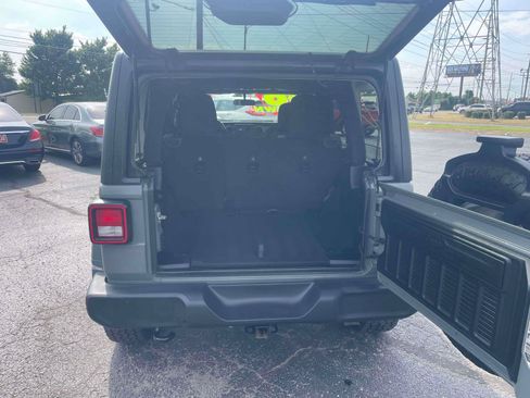 Used 2019 Jeep Wrangler Unlimited Sport S AWD/4WD image 7