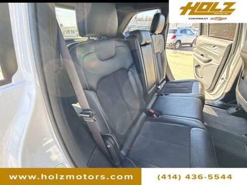 Used 2023 Jeep Grand Cherokee Altitude image 5