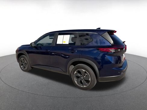 Used 2025 Nissan Rogue SV image 10