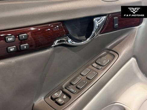 Used 2002 Cadillac De Ville DHS w/ Safety/Security Pkg FWD image 13