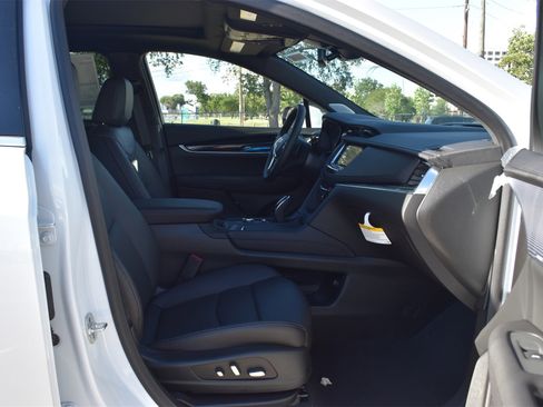 New 2025 Cadillac XT5 Premium Luxury image 26