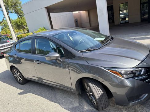 Used 2025 Nissan Versa SV FWD image 2