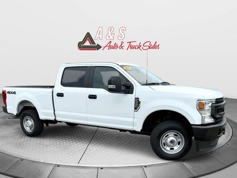 Used 2022 Ford F250 XL w/ Power Equipment Group AWD/4WD image 1