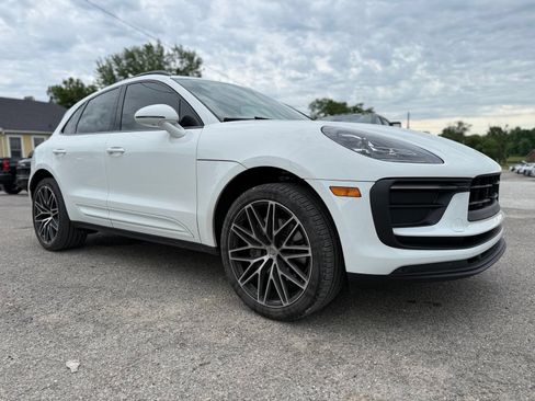Used 2023 Porsche Macan AWD/4WD image 8