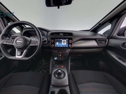 Used 2025 Nissan Leaf S FWD image 26