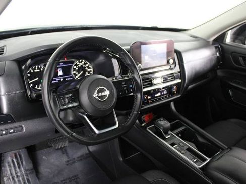 Certified 2025 Nissan Pathfinder SV FWD image 19