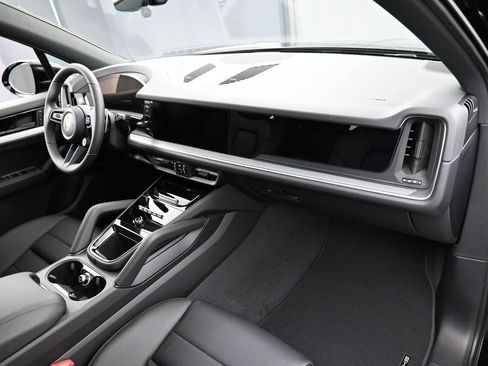 New 2026 Porsche Cayenne image 31