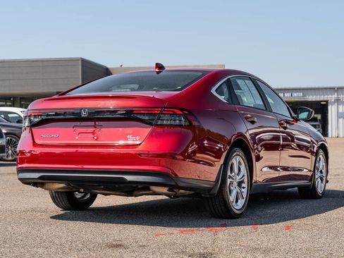 Used 2025 Honda Accord LX image 7