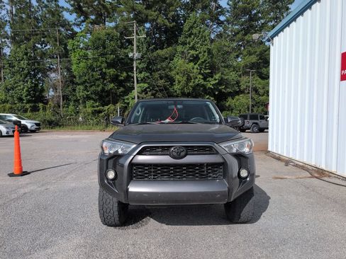 Used 2019 Toyota 4Runner SR5 Premium RWD image 3