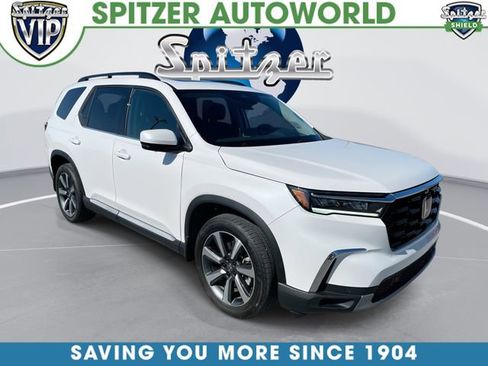 Used 2025 Honda Pilot Elite image 1