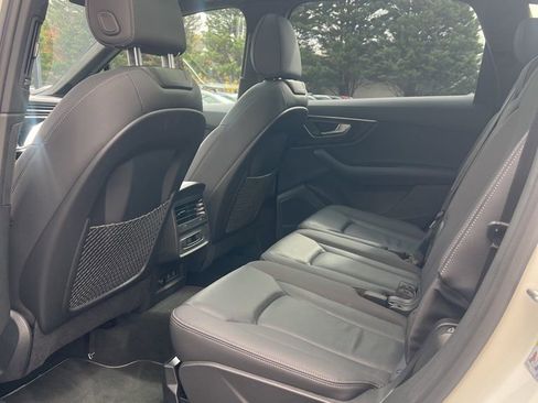 Used 2025 Audi Q7 3.0T Premium Plus image 35