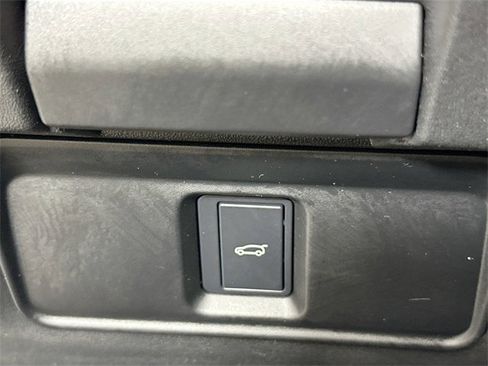 Used 2025 Land Rover Range Rover Evoque S image 24