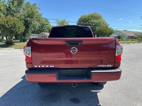 Used 2017 Nissan Titan PRO-4X AWD/4WD image 6
