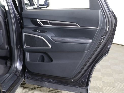 Used 2025 Kia Telluride S image 27