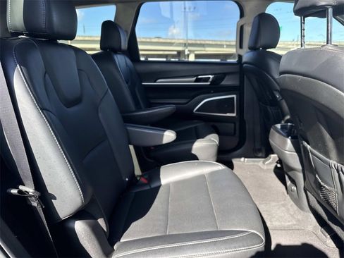 Used 2020 Kia Telluride S image 18