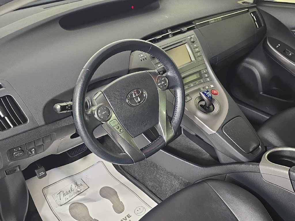 Used 2015 Toyota Prius Persona Series FWD image 12