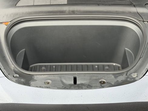 Used 2020 Tesla Model Y Long Range image 6