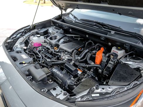 Used 2022 Toyota RAV4 LE AWD/4WD image 44