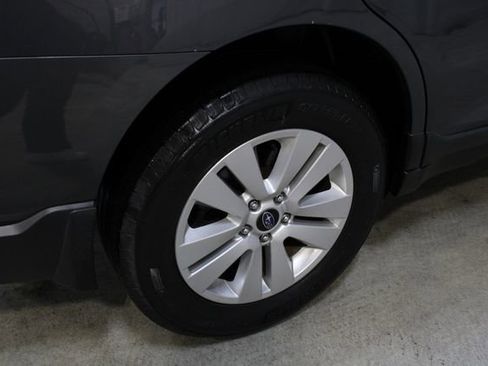 Used 2018 Subaru Outback 2.5i Premium image 25