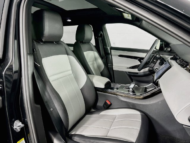 Used 2026 Land Rover Range Rover Evoque Dynamic SE AWD/4WD image 28