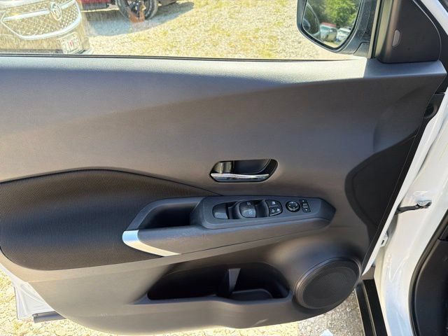 Used 2023 Nissan Kicks SV FWD image 17