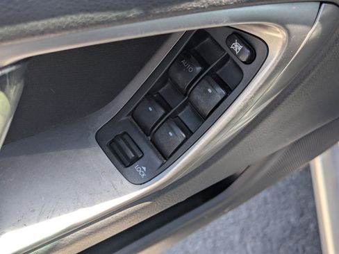 Used 2006 Subaru Legacy 2.5i Limited image 16