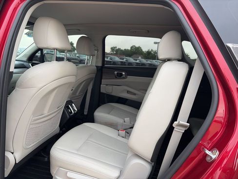 Used 2021 Kia Sorento EX w/ Panoramic Sunroof Package FWD image 8