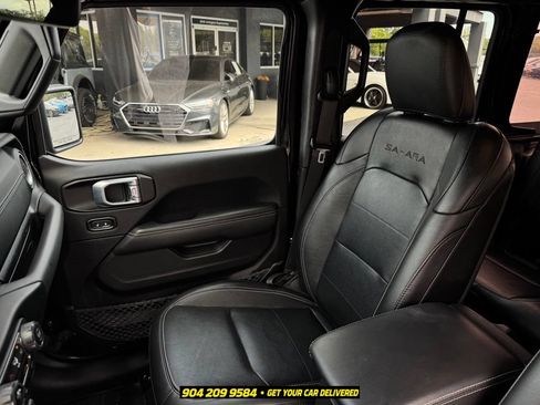 Used 2023 Jeep Wrangler Unlimited Sahara AWD/4WD image 23