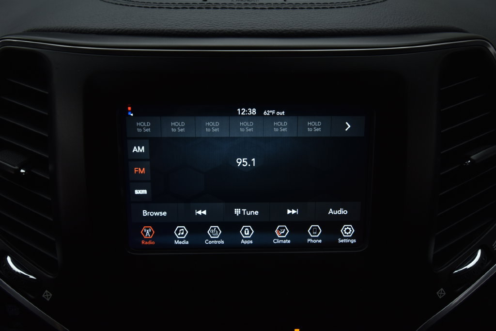 Used 2021 Jeep Cherokee Latitude Lux AWD/4WD image 13