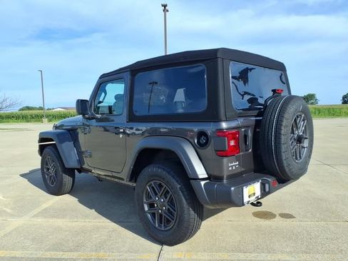 Used 2024 Jeep Wrangler Sport AWD/4WD image 3