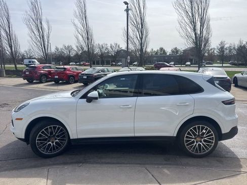 Used 2023 Porsche Cayenne Platinum Edition AWD/4WD image 8