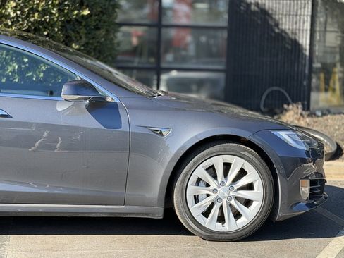 Used 2017 Tesla Model S 90D image 23