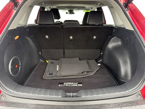 Used 2022 Toyota Corolla Cross XLE w/ Convenience Package image 19