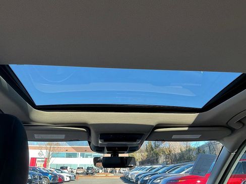 Used 2023 Nissan Rogue SL image 24