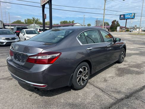 Used 2017 Honda Accord LX image 6