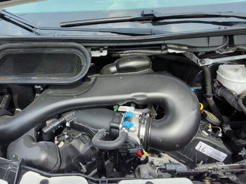 Used 2019 Ford Transit 150 XLT image 9