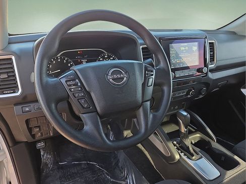 Used 2022 Nissan Frontier SV image 20