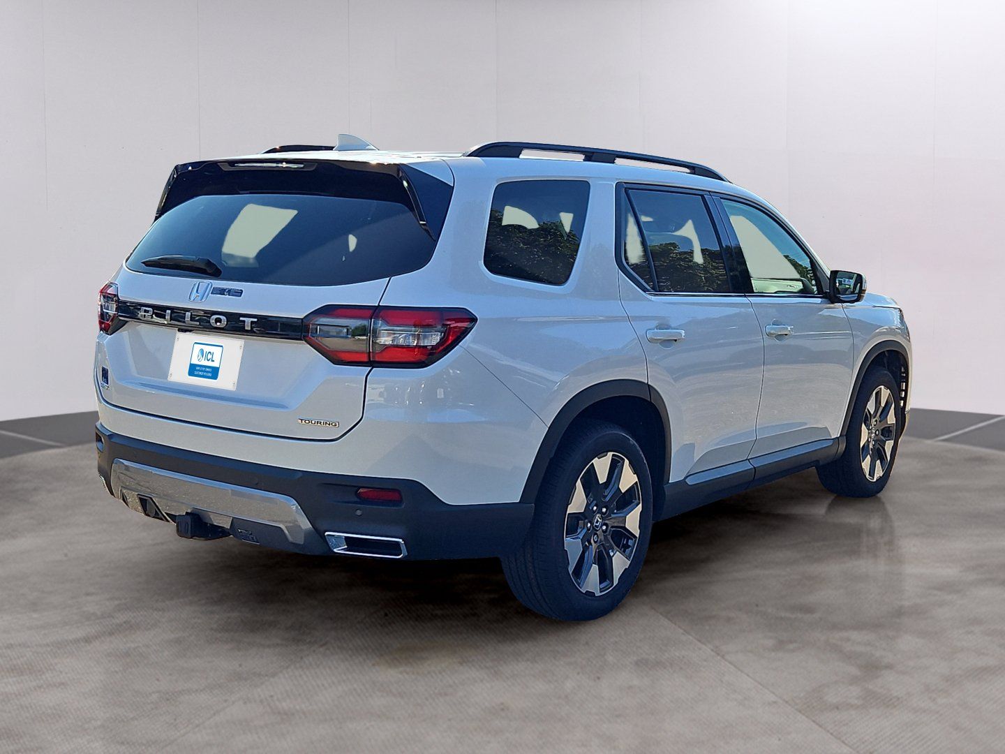 New 2026 Honda Pilot Touring image 3