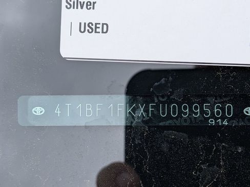 Used 2015 Toyota Camry SE image 10