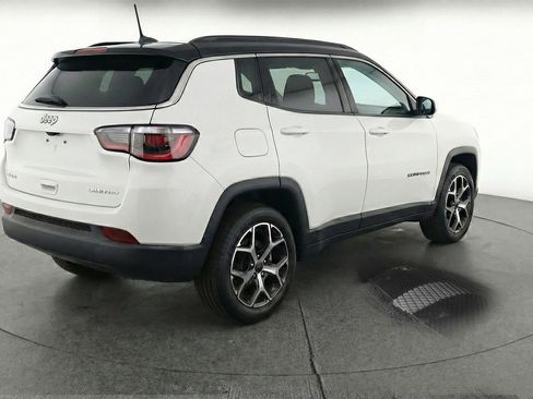 Used 2025 Jeep Compass Limited image 9