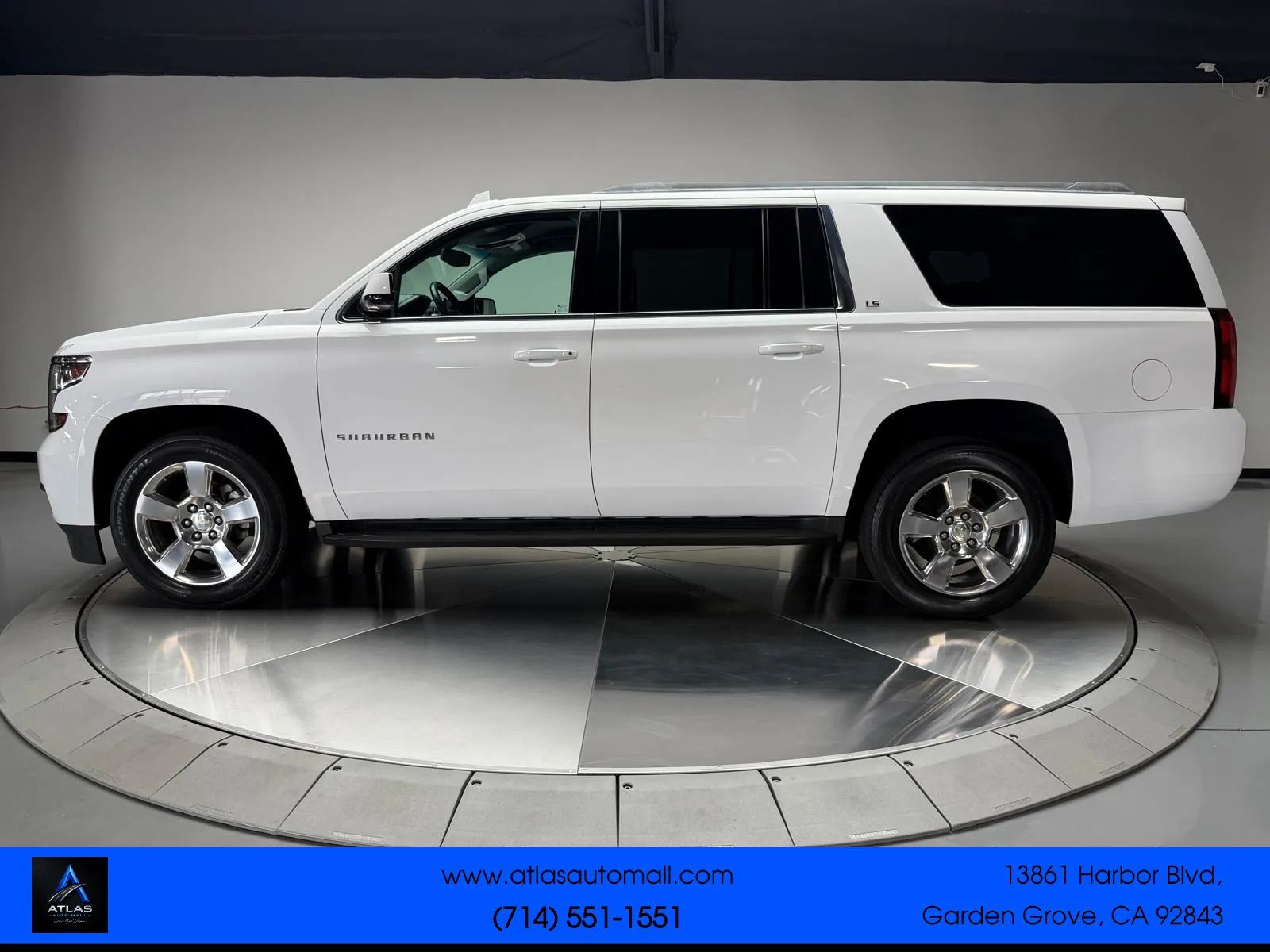 Used 2016 Chevrolet Suburban LS RWD image 4
