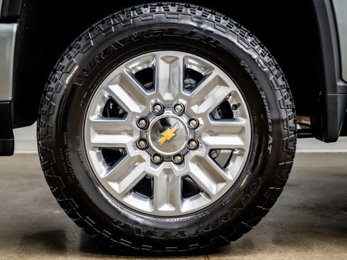 Used 2025 Chevrolet Silverado 3500 High Country w/ Technology Package AWD/4WD image 37