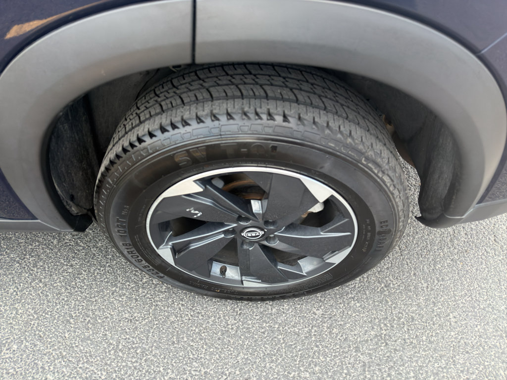 Used 2025 Nissan Rogue SV AWD/4WD image 7