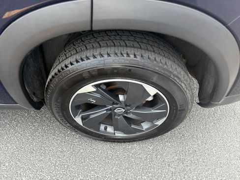 Used 2025 Nissan Rogue SV AWD/4WD image 7